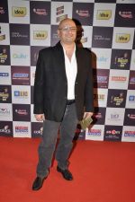 at Radio Mirchi music awards red carpet in Mumbai on 7th Feb 2013 (128).JPG